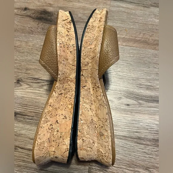 Stuart Weitzman Brown Leather Cork Wedges Gold Buckle Sandals Size 6.5 - Picture 5 of 8